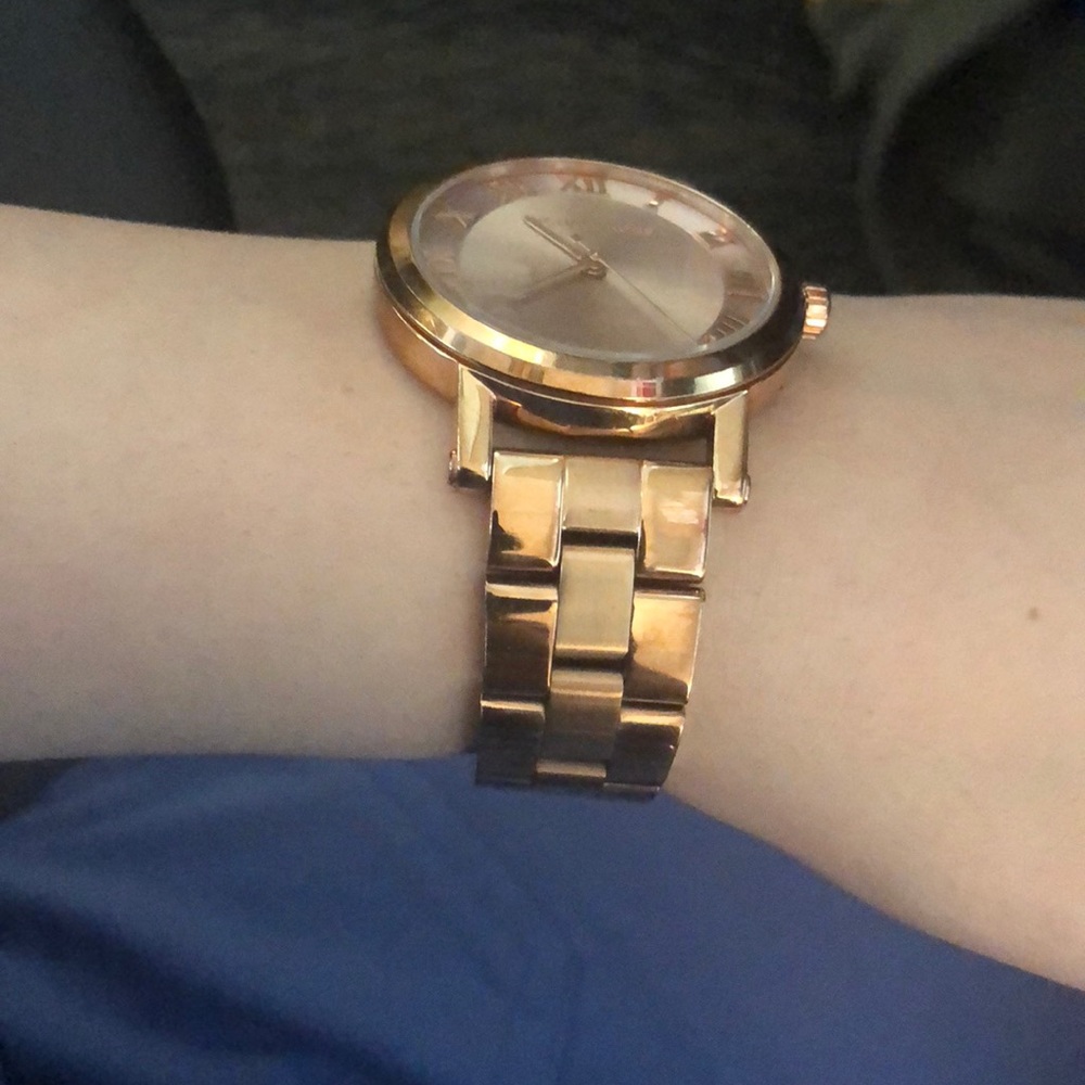 🔥 MICHAEL KORS ROSE GOLD WATCH 🔥 - Picture 3 of 4